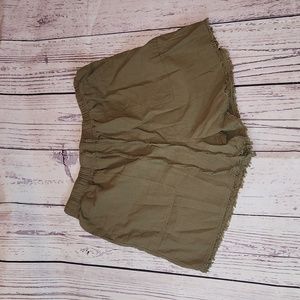 Cotton Bleu shorts size large in excellent pre-owned condition